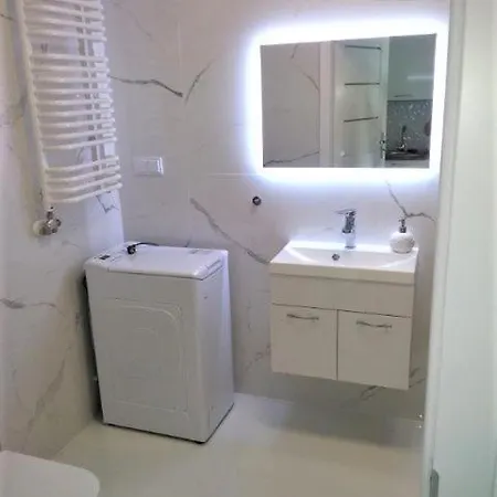 Apartament 2-osobowy Przy Plywajacych Basenach Zakrzowek * Kraków