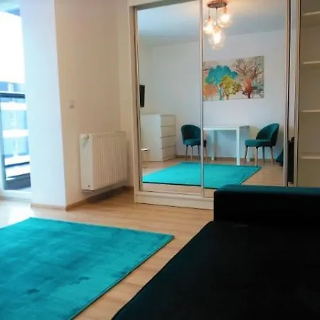 Apartment Apartament 2-osobowy Przy Plywajacych Basenach Zakrzowek