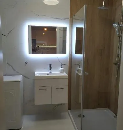 Apartament 2-osobowy Przy Plywajacych Basenach Zakrzowek Apartamento Cracovia